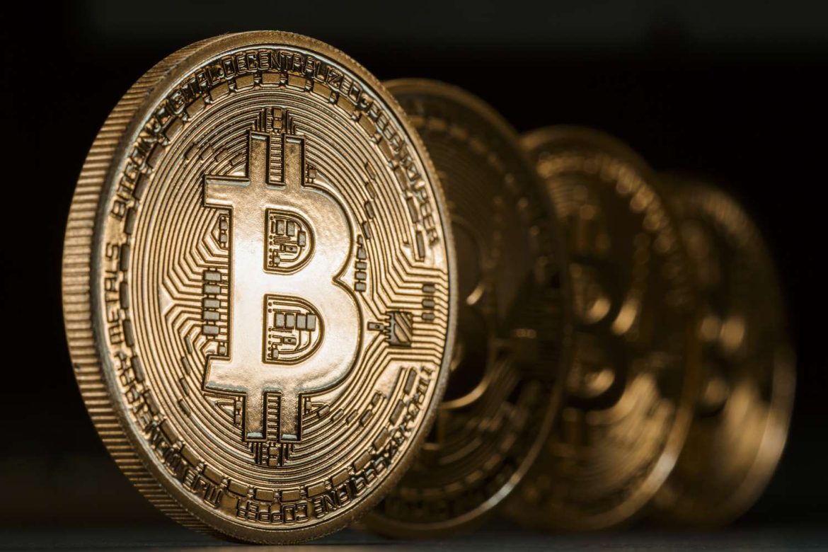 “Bitcoin Sell-Off Deepens: Investors Facing $57 Million in Hourly Realized Losses”