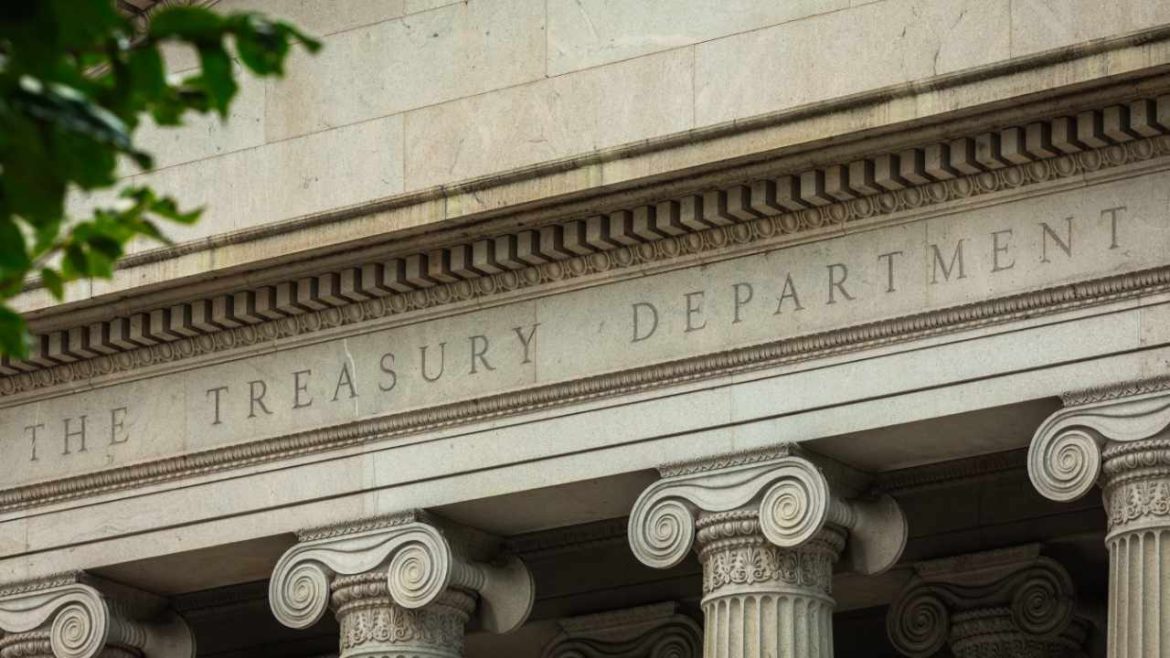Stablecoin Boom Fuels US Bond Demand  
(Under 35 characters, concise, and engaging.)