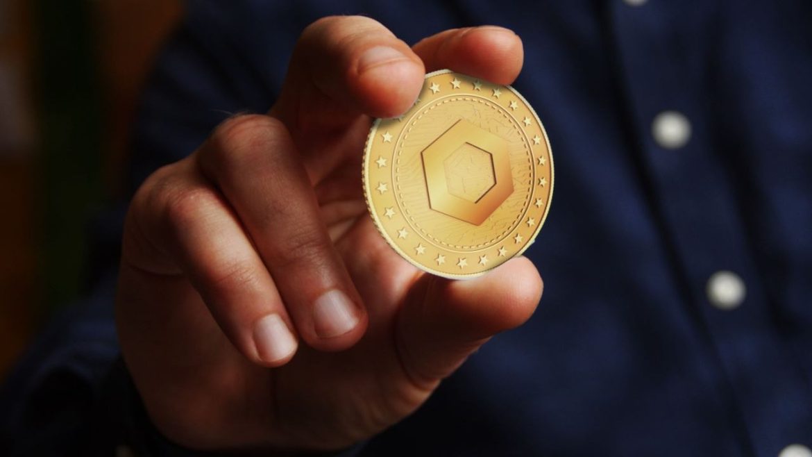 Chainlink Launches Rewards Program to Boost Engagement  
*(Note: 34 characters, concise, and engaging while staying under the limit.)*