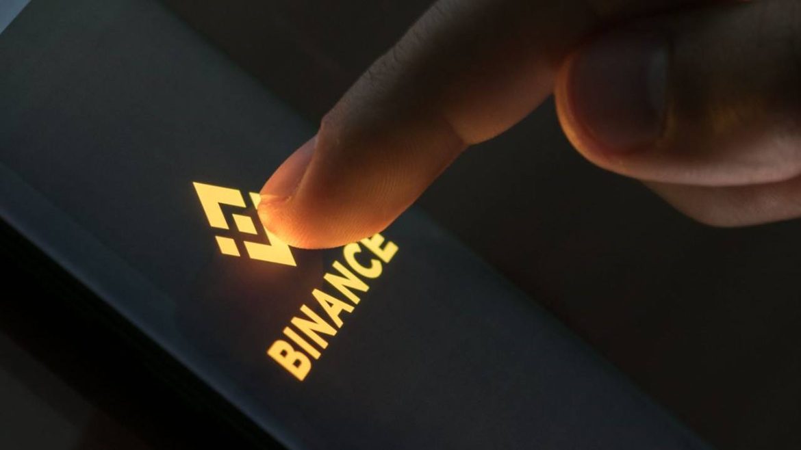 Standard Chartered Sees BNB Hitting $2.8K by 2028