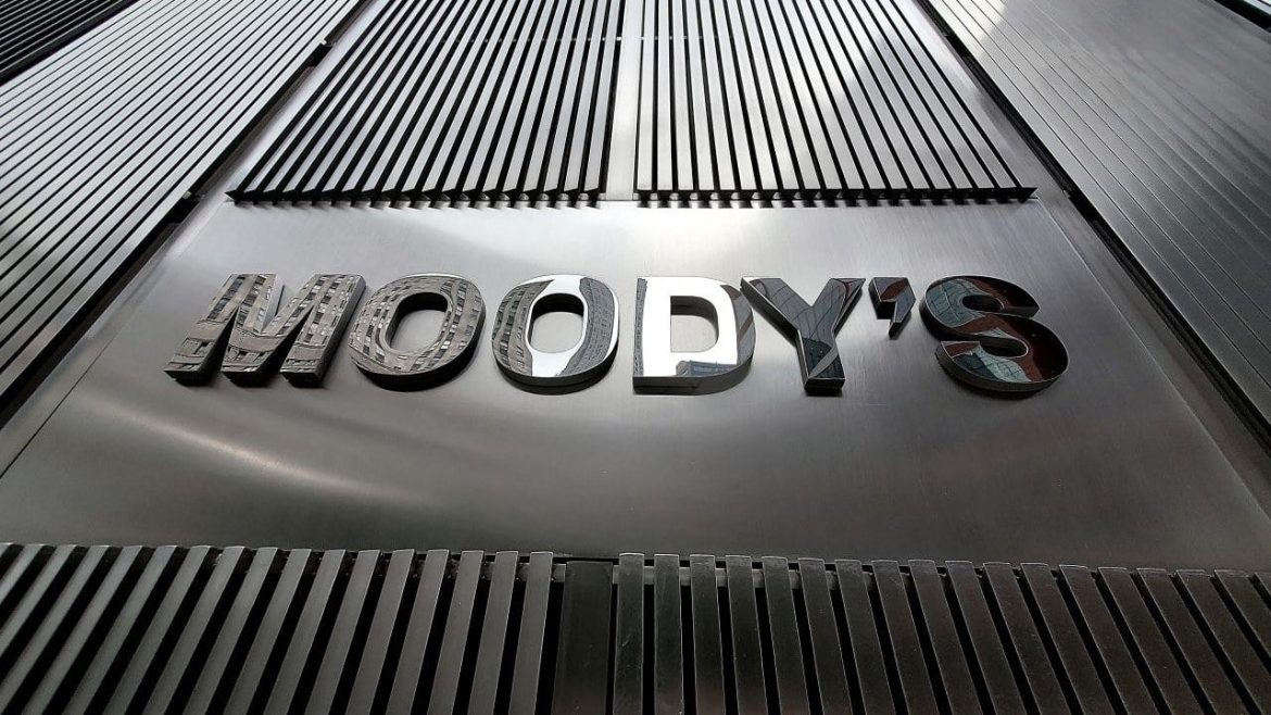 Bitcoin Surges Past $105K Post Moody’s Cut