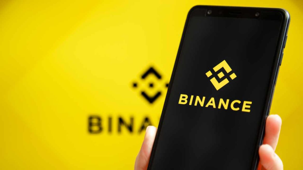 Binance Square Launches Live Trading Era