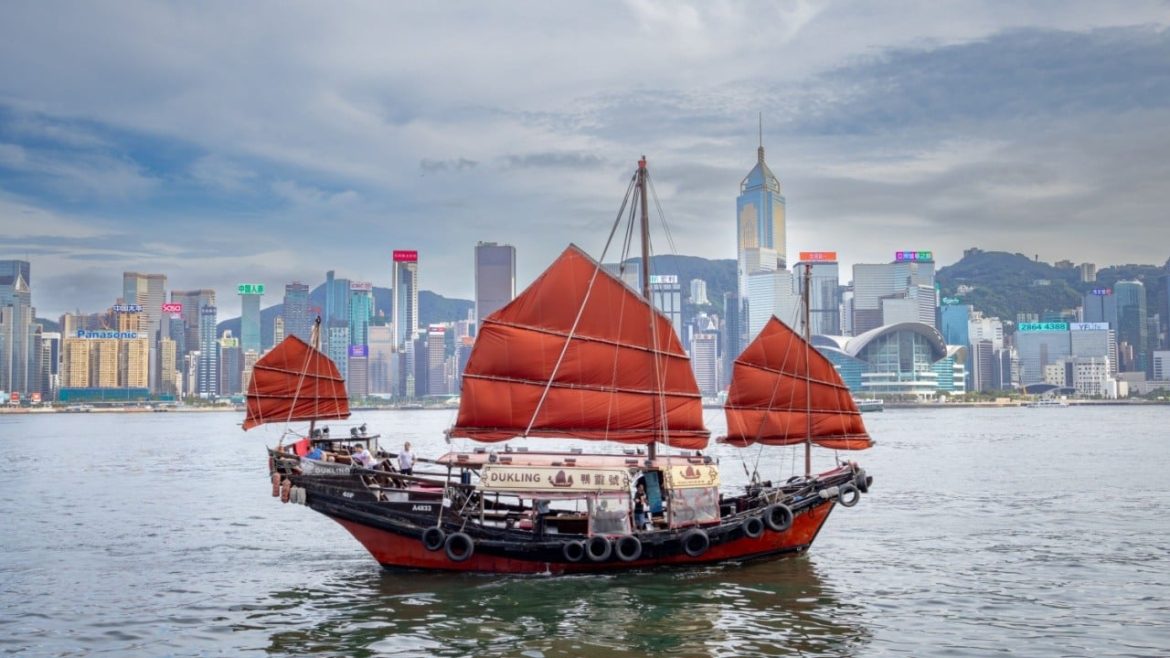HK Launches Crypto Derivatives for Pros