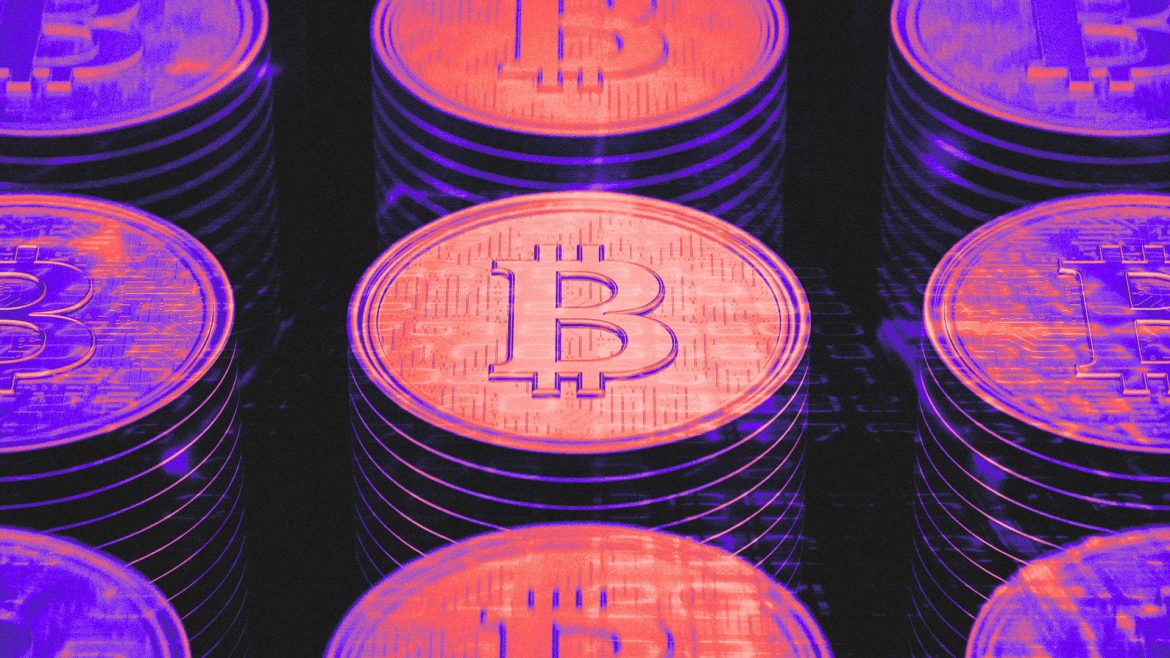 Bitcoin Clings to $105K Amid Fragile Outlook