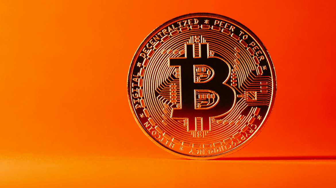 Bitcoin Battle: Bulls Eyes Reclaiming Market
