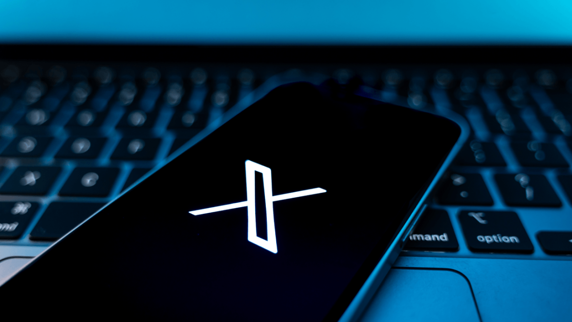 Here’s a revised title:

X’s Yaccarino: Seamless Transactions In-App

This title captures the main idea while adhering to the 35-character limit and using an engaging tone.