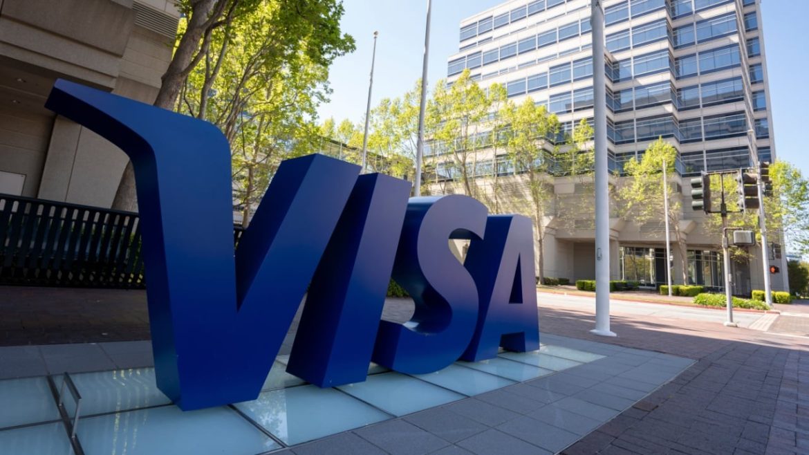 Stablecoin Strategies: Visa’s 2024 Mandate for Money Movers