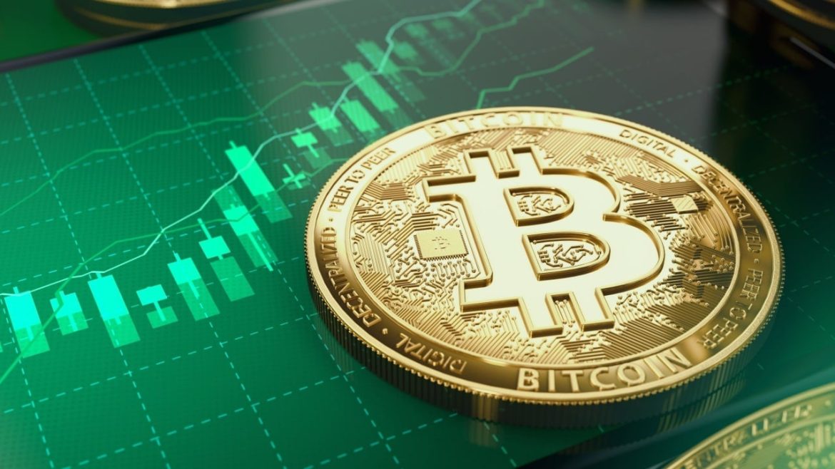 Bitcoin ETFs Surge: $548M from BlackRock, Fidelity