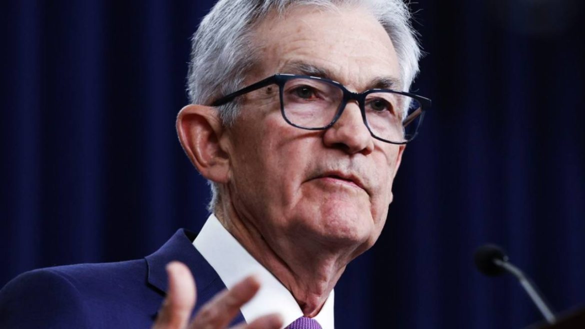 Fed Chair Faces $2.5B Scandal Probe Call