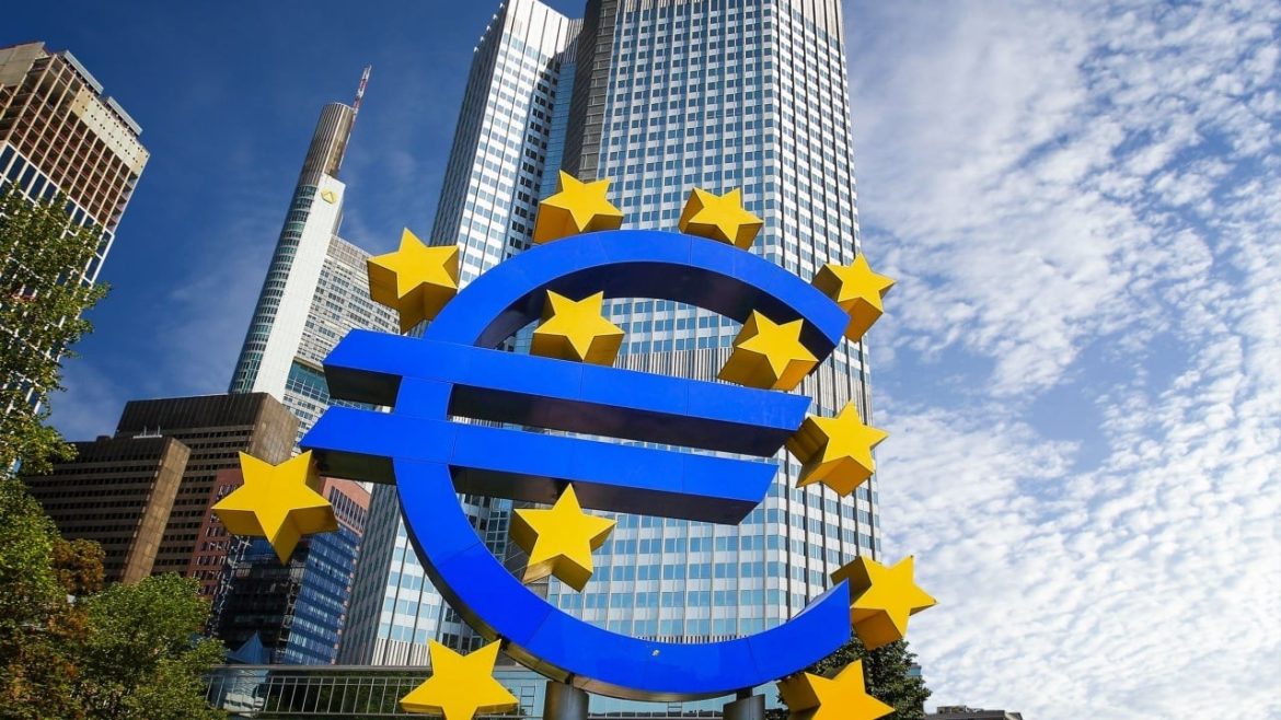 Stablecoins Risk Privatizing Money