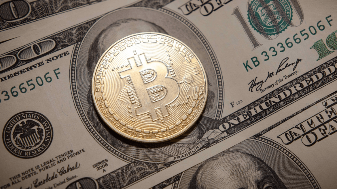 Bitcoin Holds Steady Near $118K