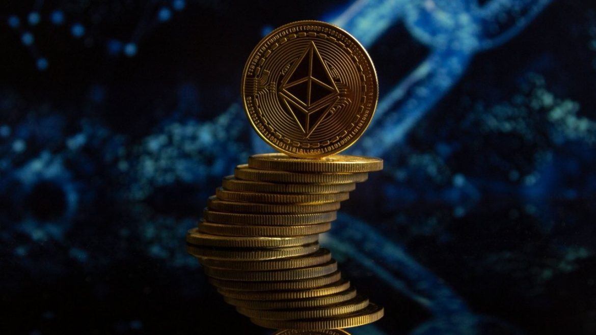 Altcoin Momentum Surges, ETH Leads