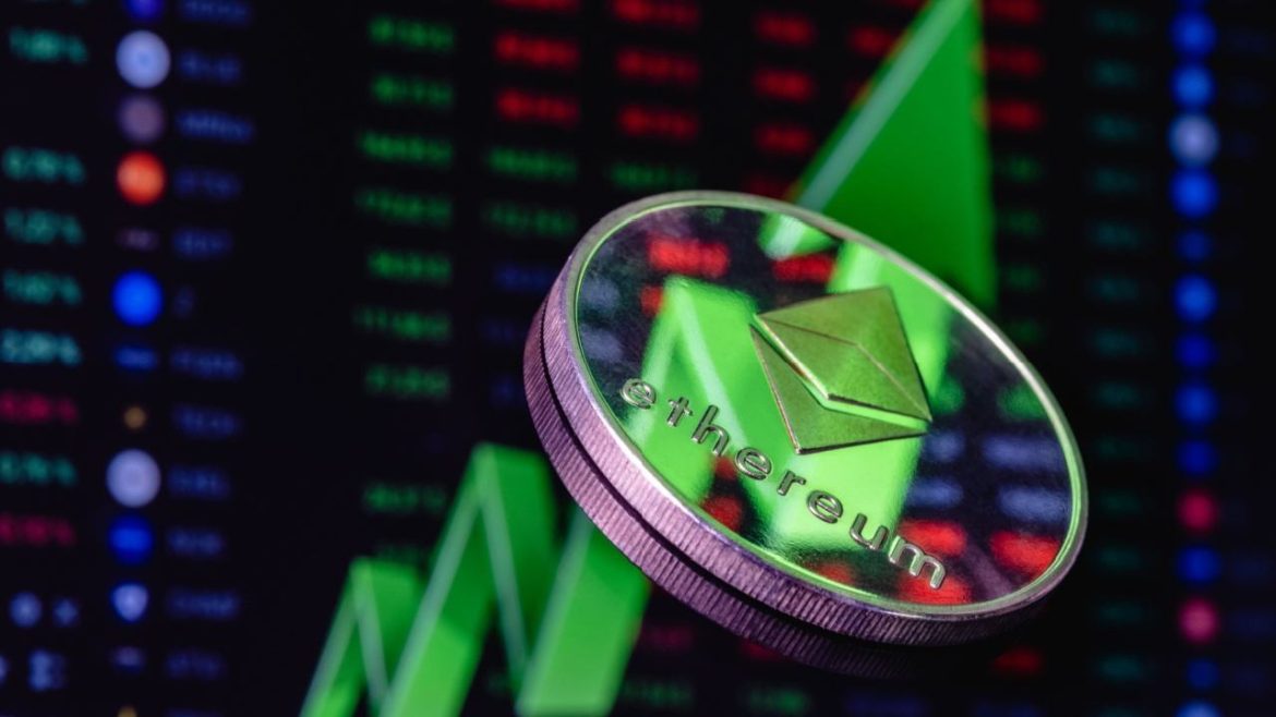 Ethereum ETFs Hit 14-Day Streak With $332M Inflow