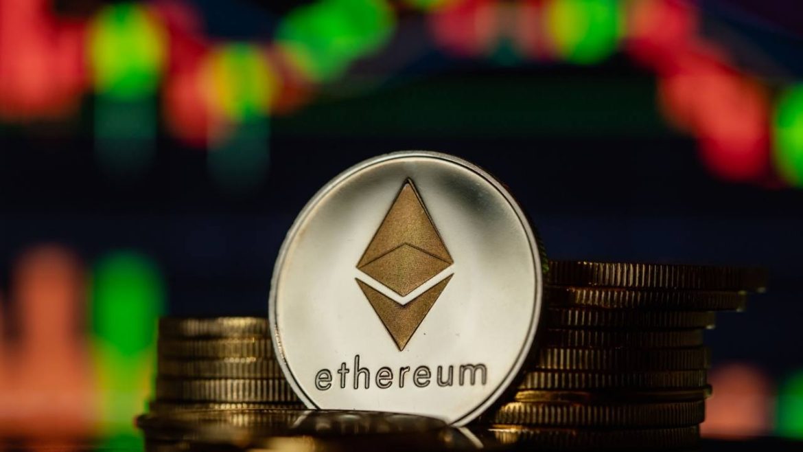 Ether ETFs Gain 20-Day Streak Amid Bitcoin ETF Slump